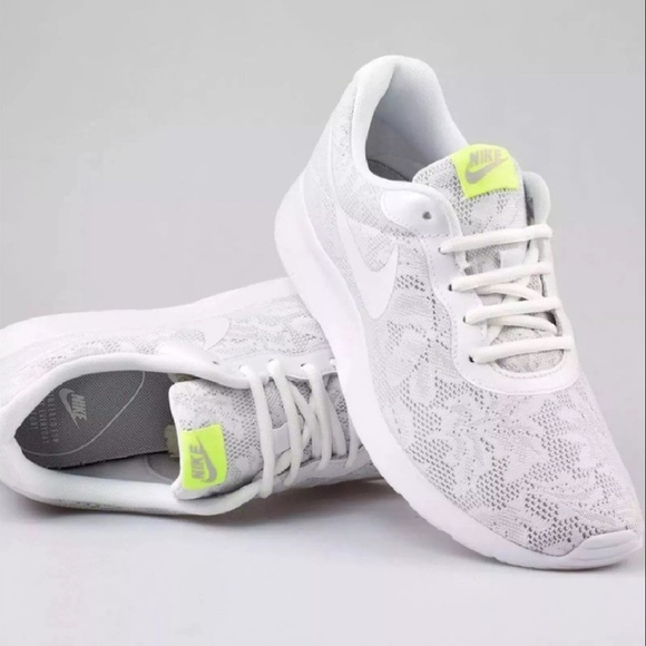 nike floral tennis shoes